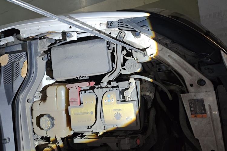 Used Buick Excelle GX 2019 18T Automatic Connected Elite Model China VI Standard Engine Bay Left