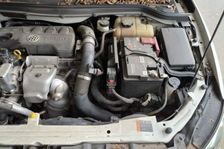 Used Buick Excelle GX 2019 18T Automatic Connected Elite Model China VI Standard Engine Bay Left