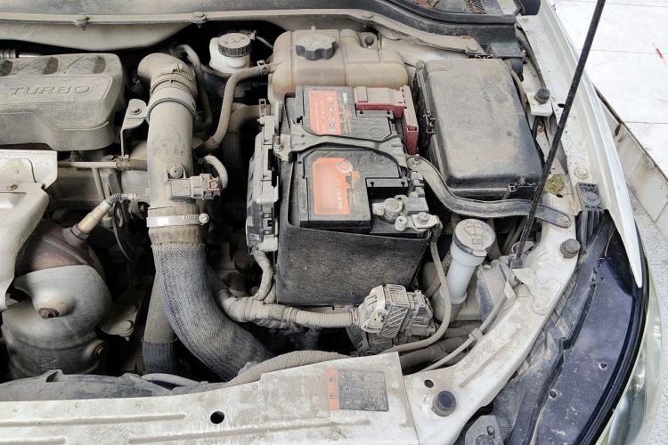 Used Buick Excelle GX 2019 18T Automatic Connected Flagship Version China VI Standard Engine Bay Left