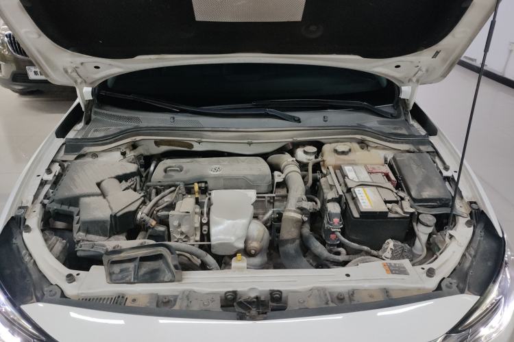 Used Buick Excelle GX 2019 18T Automatic Connected Elite Model China VI Standard Engine Bay