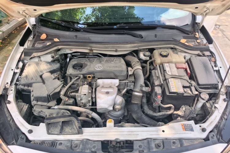 Used Buick Excelle GX 2019 18T Automatic Connected Elite Model China VI Standard Engine Bay