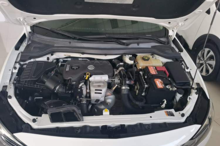Used Buick Excelle GX 2019 15T Dual-Clutch Connected Elite Version China V Standard Engine Bay