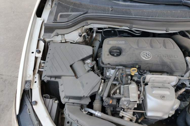 Used Buick Excelle GX 2019 18T Automatic Connected Elite Model China VI Standard Engine Bay Right