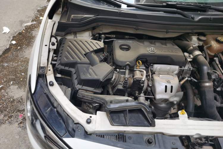 Used Buick Excelle GX 2019 18T Automatic Connected Flagship Version China VI Standard Engine Bay Right