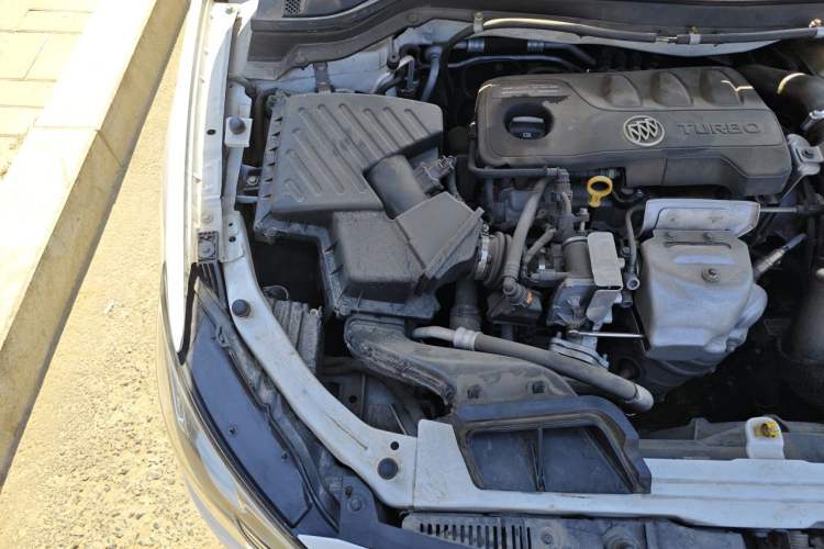 Used Buick Excelle GX 2019 18T Automatic Connected Elite Model China VI Standard Engine Bay Right