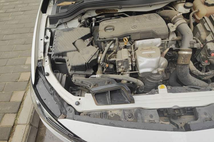 Used Buick Excelle GX 2019 18T Automatic Connected Elite Model China VI Standard Engine Bay Right