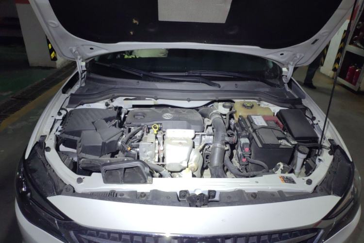 Used Buick Excelle GX 2019 18T Automatic Connected Elite Model China VI Standard Engine Bay