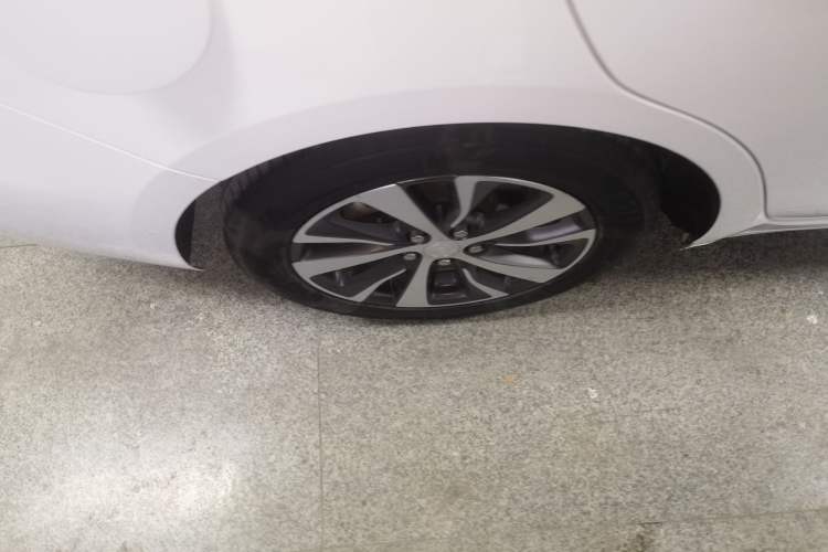 Used Buick Excelle GX 2019 18T Automatic Connected Elite Model China VI Standard Exterior 5