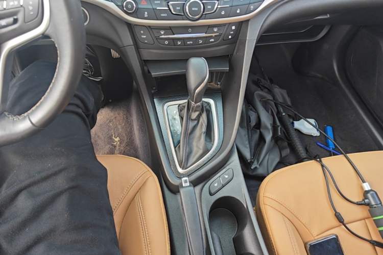 Used Buick Excelle GX 2019 18T Automatic Connected Flagship Version China VI Standard Gear Lever