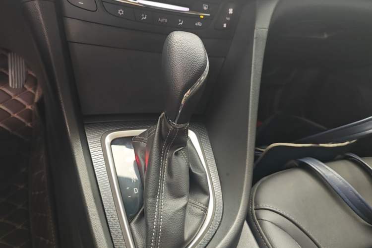 Used Buick Excelle GX 2019 18T Automatic Connected Elite Model China VI Standard Gear Lever