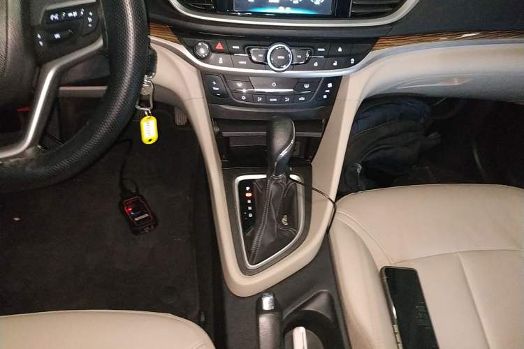 Used Buick Excelle GX 2019 15T Dual-Clutch Connected Elite Version China V Standard Gear Lever