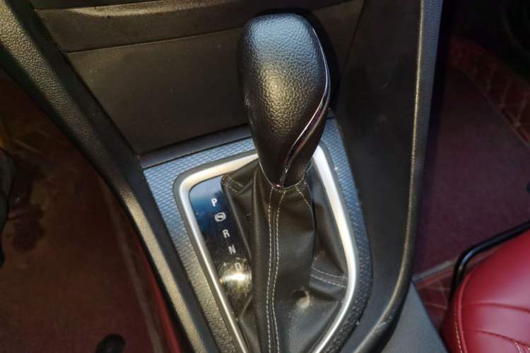 Used Buick Excelle GX 2019 18T Automatic Connected Elite Model China V Standard Gear Lever