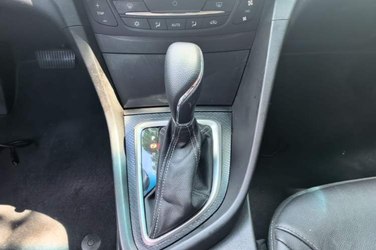 Used Buick Excelle GX 2019 18T Automatic Connected Elite Model China VI Standard Gear Lever