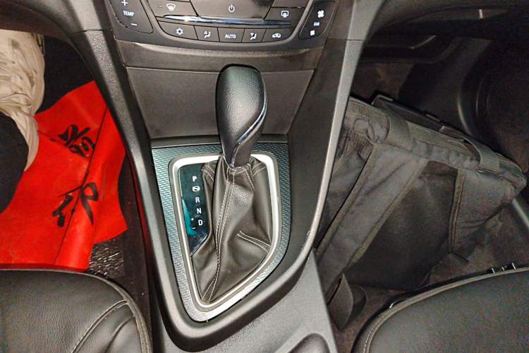 Used Buick Excelle GX 2019 18T Automatic Connected Elite Model China V Standard Gear Lever