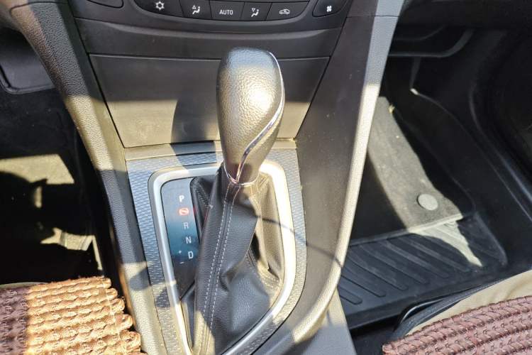 Used Buick Excelle GX 2019 18T Automatic Connected Elite Model China VI Standard Gear Lever