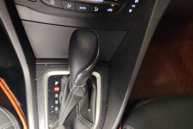 Used Buick Excelle GX 2019 18T Automatic Connected Elite Model China V Standard Gear Lever