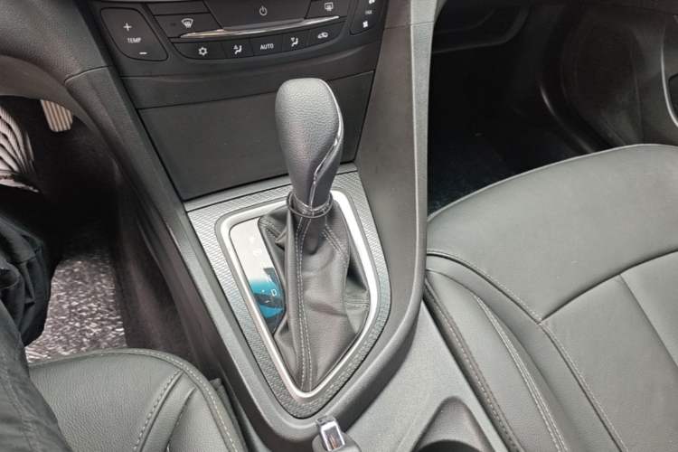Used Buick Excelle GX 2019 18T Automatic Connected Elite Model China VI Standard Gear Lever