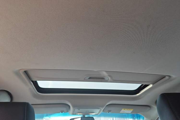 Used Buick Excelle GX 2019 18T Automatic Connected Elite Model China VI Standard Headliner
