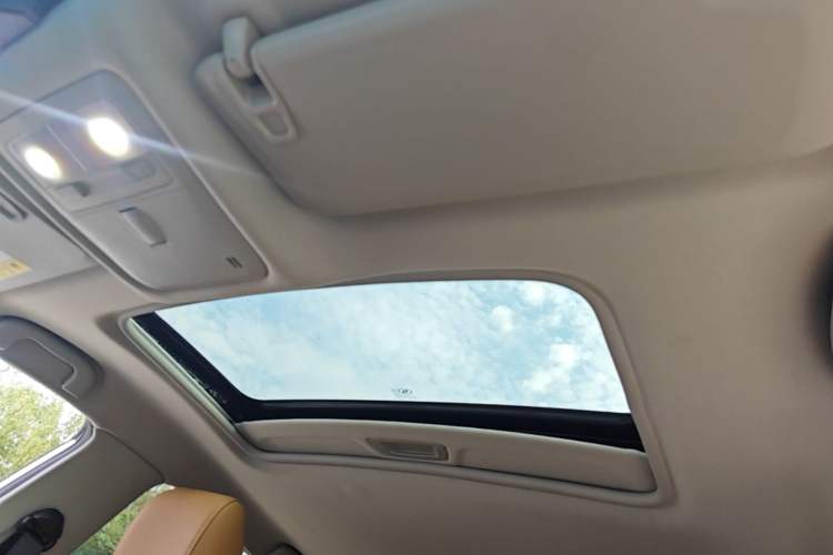 Used Buick Excelle GX 2019 18T Automatic Connected Flagship Version China VI Standard Headliner