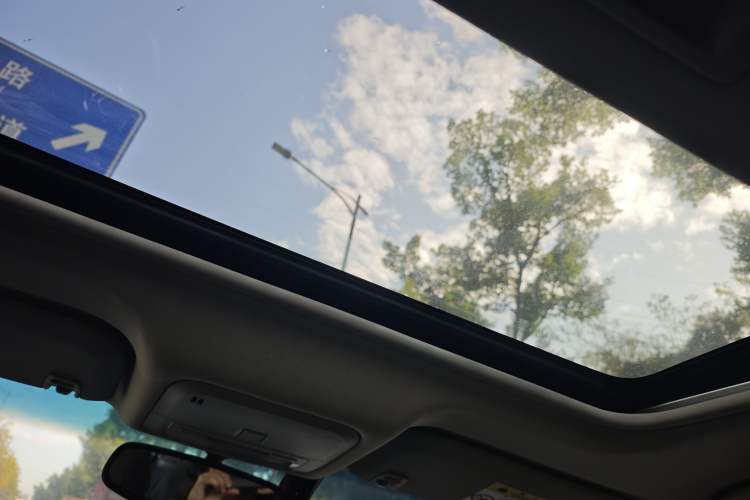 Used Buick Excelle GX 2019 18T Automatic Connected Elite Model China VI Standard Headliner