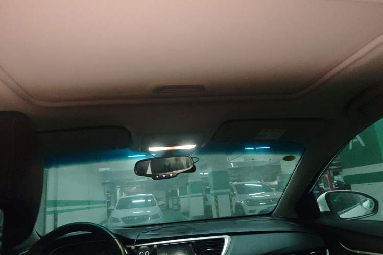 Used Buick Excelle GX 2019 18T Automatic Connected Elite Model China VI Standard Headliner