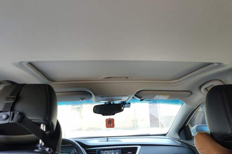 Used Buick Excelle GX 2019 18T Automatic Connected Elite Model China VI Standard Headliner