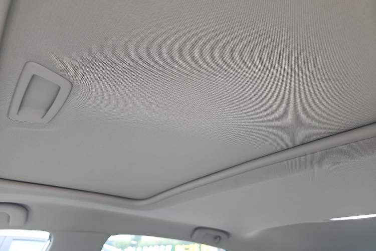 Used Buick Excelle GX 2019 15T Dual-Clutch Connected Elite Model China VI Headliner