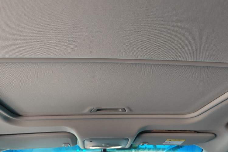 Used Buick Excelle GX 2019 18T Automatic Connected Elite Model China VI Standard Headliner