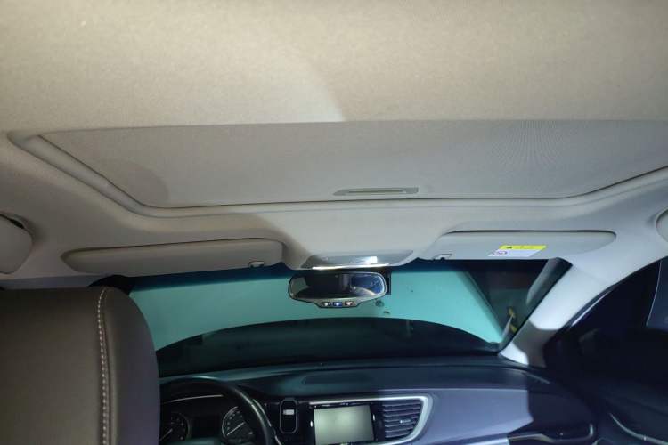 Used Buick Excelle GX 2019 18T Automatic Connected Elite Model China VI Standard Headliner