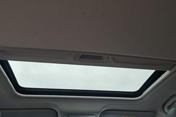 Used Buick Excelle GX 2019 18T Automatic Connected Elite Model China VI Standard Headliner