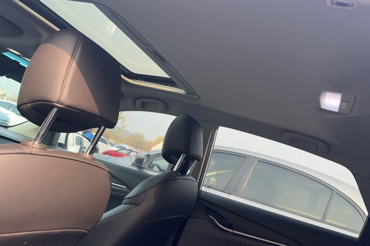 Used Buick Excelle GX 2019 18T Automatic Connected Elite Model China VI Standard Headliner