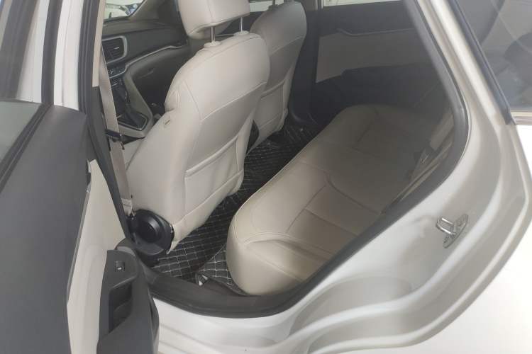Used Buick Excelle GX 2019 15T Dual-Clutch Connected Elite Model China VI Interior 1