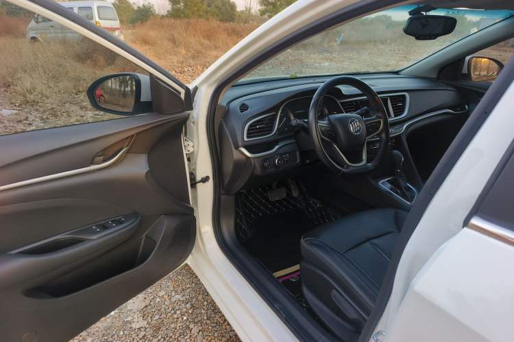 Used Buick Excelle GX 2019 18T Automatic Connected Elite Model China VI Standard Interior 2