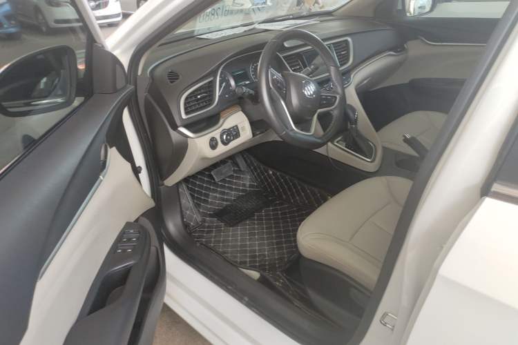 Used Buick Excelle GX 2019 15T Dual-Clutch Connected Elite Model China VI Interior 2