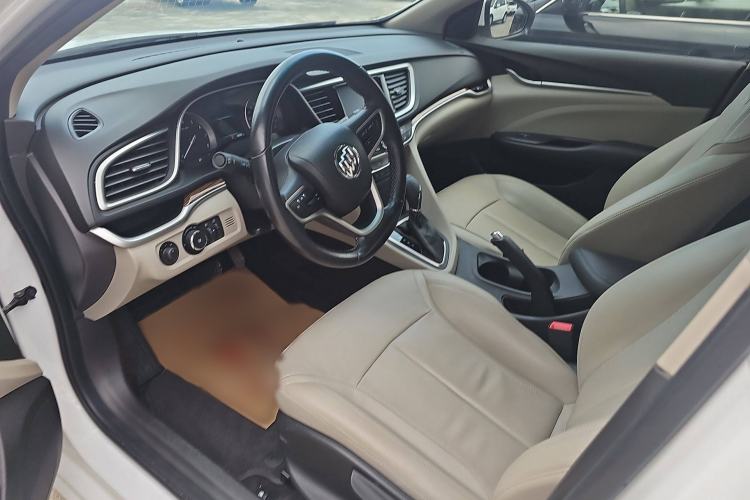 Used Buick Excelle GX 2019 15T Dual-Clutch Connected Elite Model China VI Interior 2