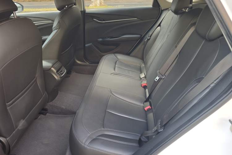 Used Buick Excelle GX 2019 18T Automatic Connected Elite Model China VI Standard Interior 3