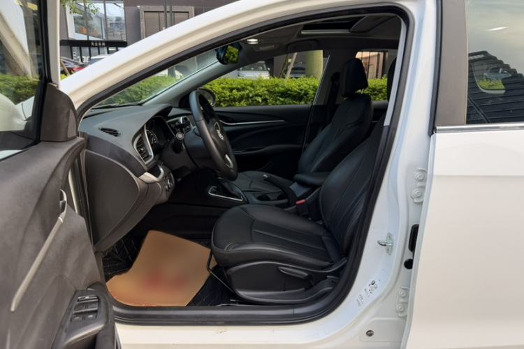 Used Buick Excelle GX 2019 18T Automatic Connected Elite Model China VI Standard Interior 3