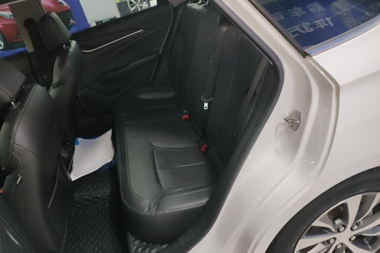 Used Buick Excelle GX 2019 18T Automatic Connected Elite Model China VI Standard Interior 4