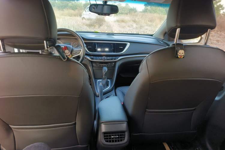 Used Buick Excelle GX 2019 18T Automatic Connected Elite Model China VI Standard Interior 5