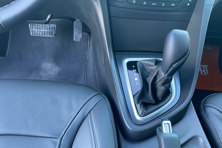 Used Buick Excelle GX 2019 18T Automatic Connected Elite Model China VI Standard Interior 7