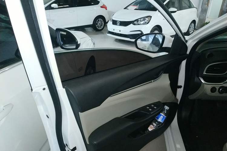 Used Buick Excelle GX 2019 15T Dual-Clutch Connected Elite Version China V Standard Left Front Door Interior