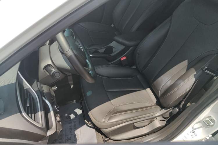 Used Buick Excelle GX 2019 18T Automatic Connected Elite Model China VI Standard Left Front Seat