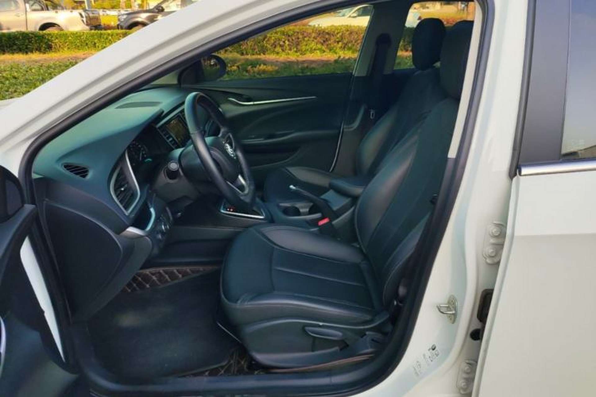Used Buick Excelle GX 2019 18T Automatic Connected Elite Model China VI Standard Left Front Seat