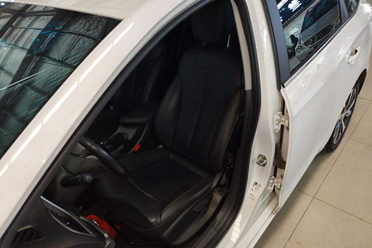 Used Buick Excelle GX 2019 18T Automatic Connected Elite Model China V Standard Left Front Seat