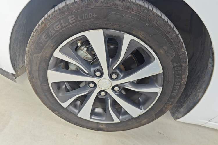 Used Buick Excelle GX 2019 18T Automatic Connected Flagship Version China VI Standard Left Front Wheel Hub