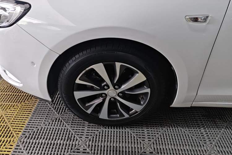Used Buick Excelle GX 2019 18T Automatic Connected Flagship Version China VI Standard Left Front Wheel Hub