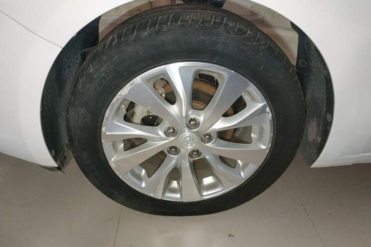 Used Buick Excelle GX 2019 15T Dual-Clutch Connected Elite Version China V Standard Left Front Wheel Hub