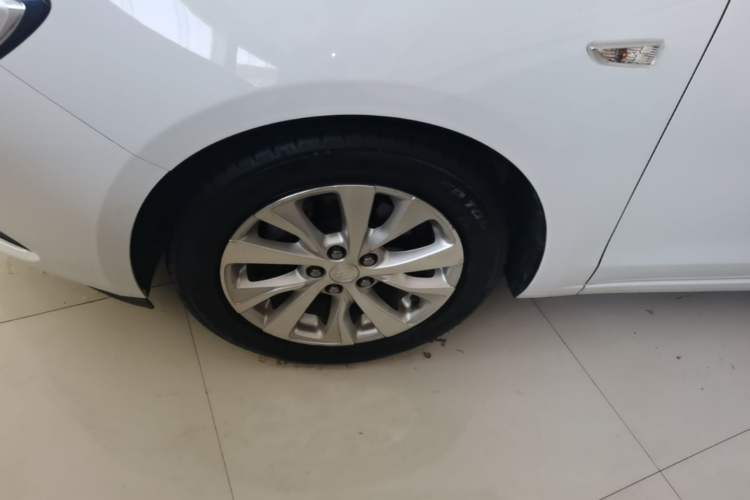 Used Buick Excelle GX 2019 15T Dual-Clutch Connected Elite Version China V Standard Left Front Wheel Hub