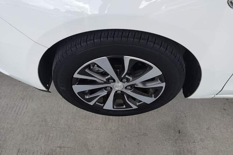 Used Buick Excelle GX 2019 18T Automatic Connected Elite Model China VI Standard Left Front Wheel Hub