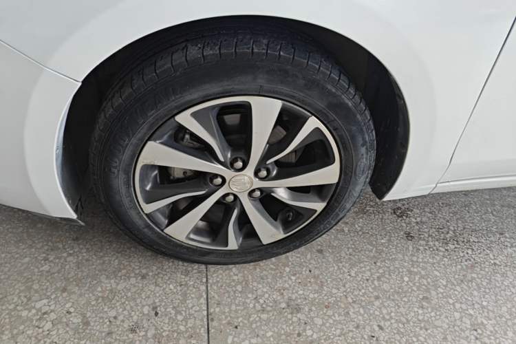 Used Buick Excelle GX 2019 18T Automatic Connected Elite Model China VI Standard Left Front Wheel Hub